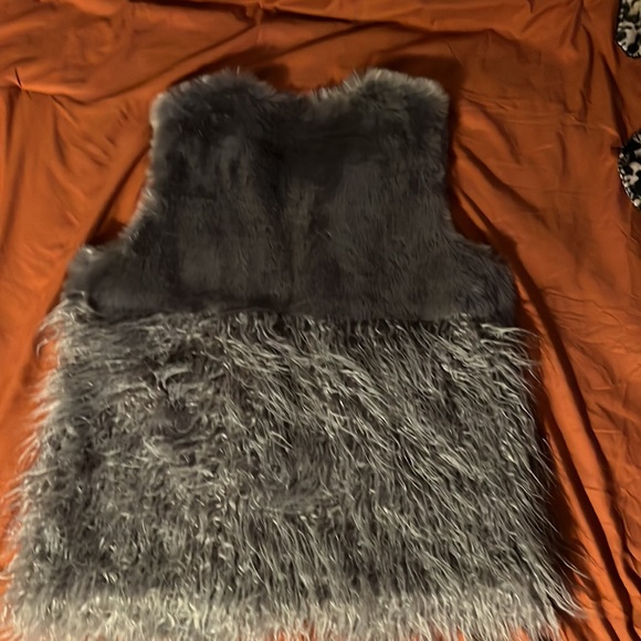 Furryvest- soft material acrylic “silk like” inside- ONE SIZE- big and COMFY - Picture 6 of 6